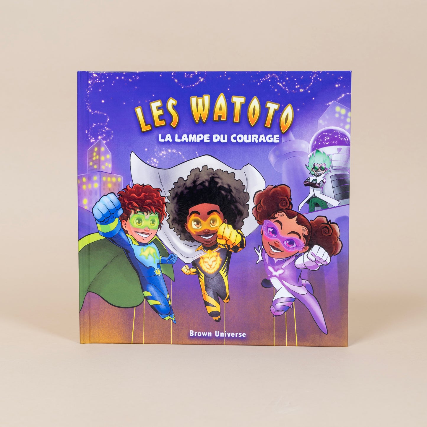 Couverture du livre enfant afro héros noirs 'Les Watoto : La lampe du courage' avec des super héros colorés.